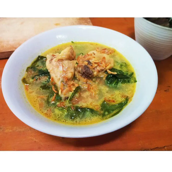 Sayur daun singkong mix sayap ayam