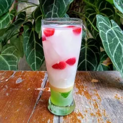 Es Kelapa Strawberry