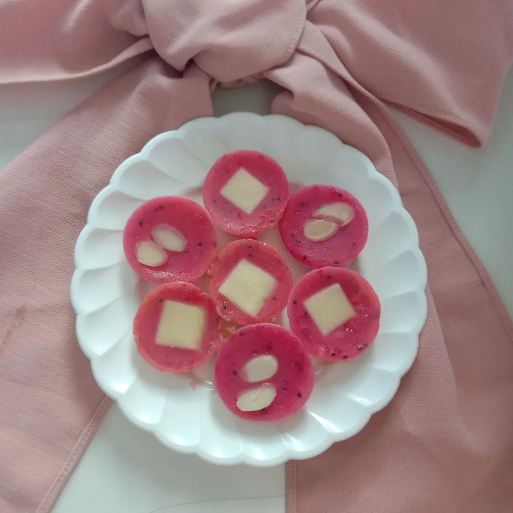 Kue cubit buah naga Pink