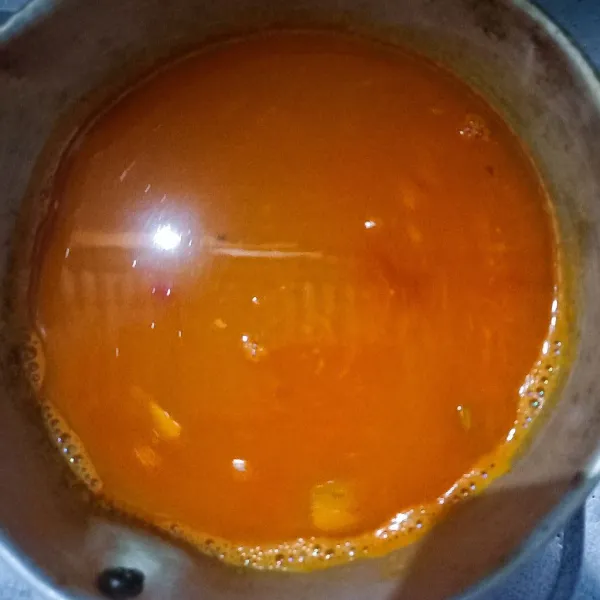 Aduk hingga merata, masak hingga air menyusut.