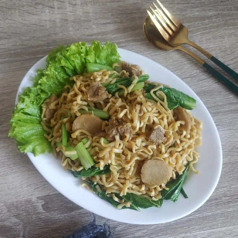 Mie goreng daging sapi