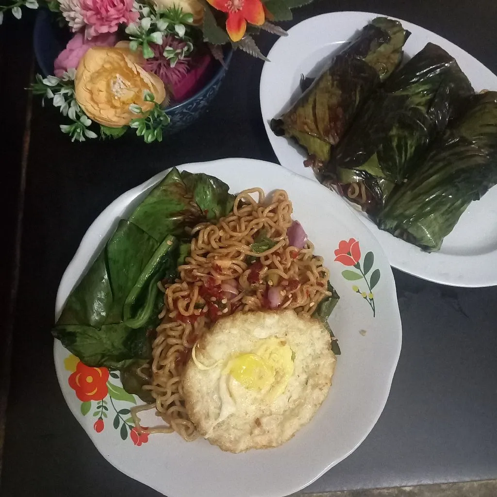 Mi Goreng Instant Daun Pisang