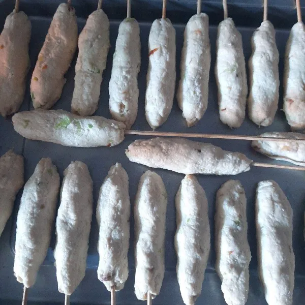 Lakukan sampai selesai selanjutnya siapkan panci untuk merebus