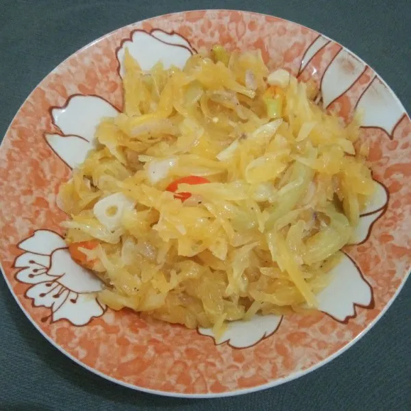 Setelah matang, hidangkan ke dalam mangkung dan siap dinikmati