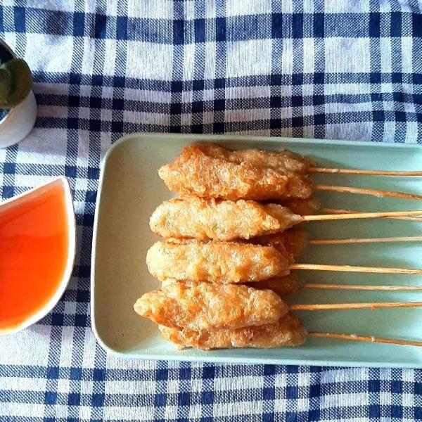 Sajikan sempol dengan saos encer 😁