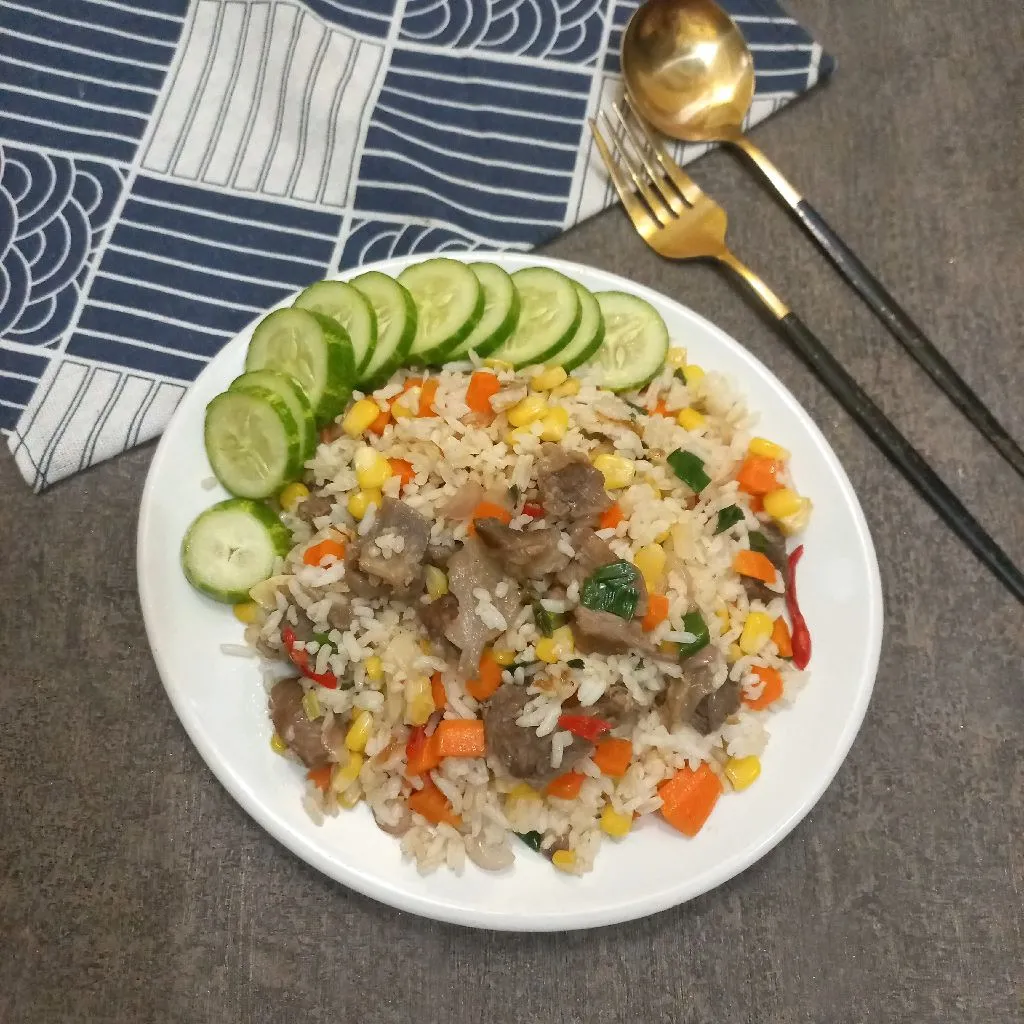 Nasi Goreng Daging Sapi Dan Sayuran