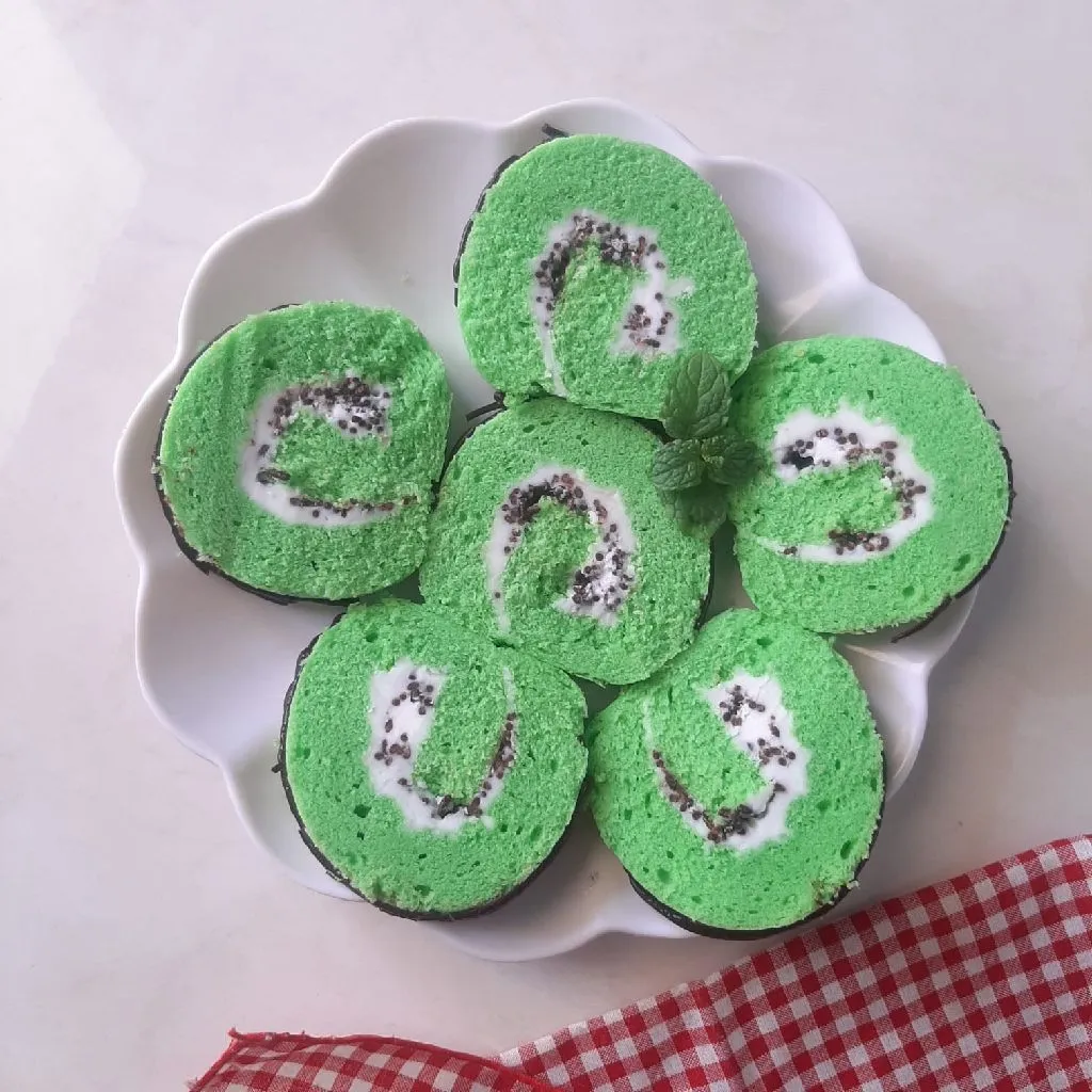 Bolu Gulung Pandan Kukus