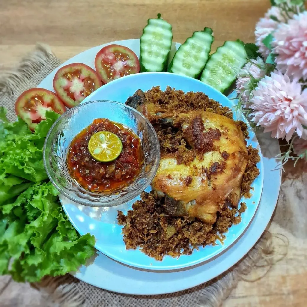 Ayam Ungkep Kering Kelapa