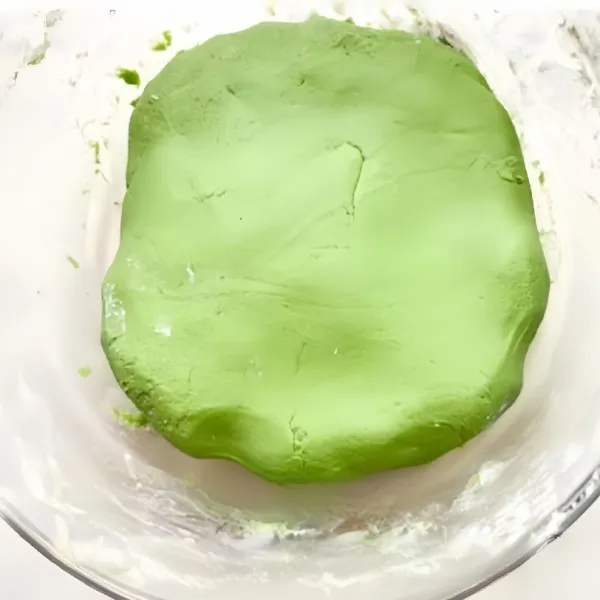 Uleni adonan hingga halus