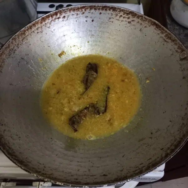 Masukan air secukupnya