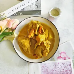 Kare Kuning Ayam dan Kentang