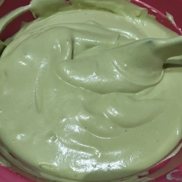 Aduk sampai adonan tercampur rata.