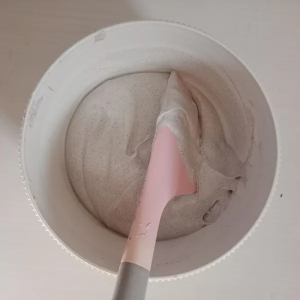 Aduk balik dengan spatula