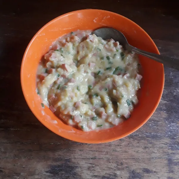 Tambahkan telur, aduk rata dan test rasa.