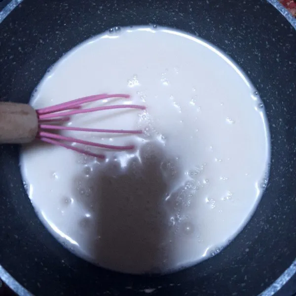 Masak di api sedang sambil terus di aduk.