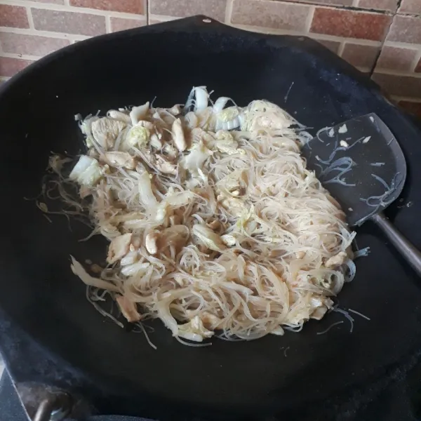 Masak hingga matang dan air meresap.