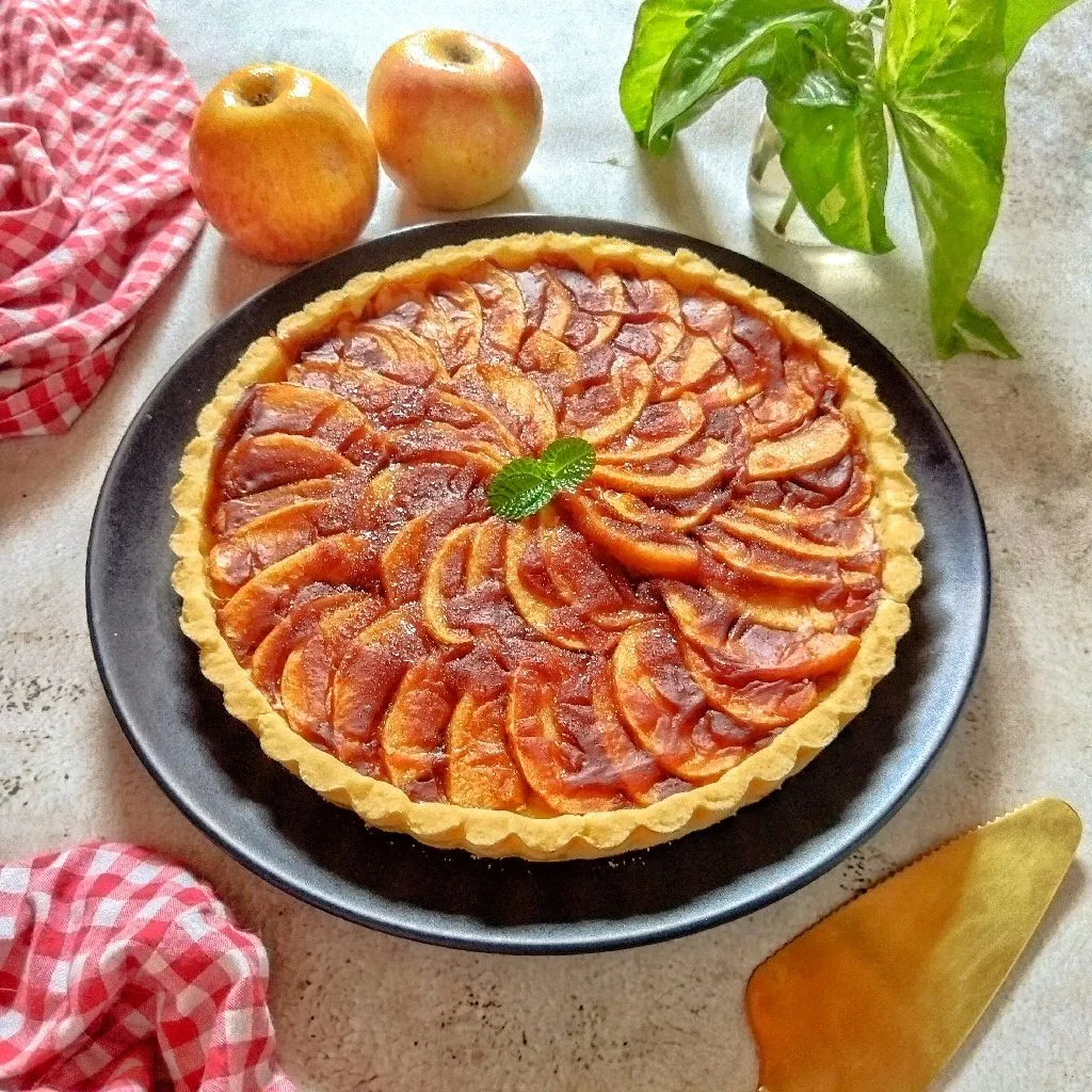 Rose Apple Pie