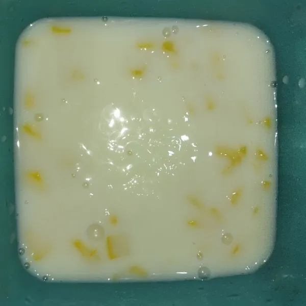 Tuang kedalam wadah, tunggu dingin, dan simpan di kulkas hingga beku