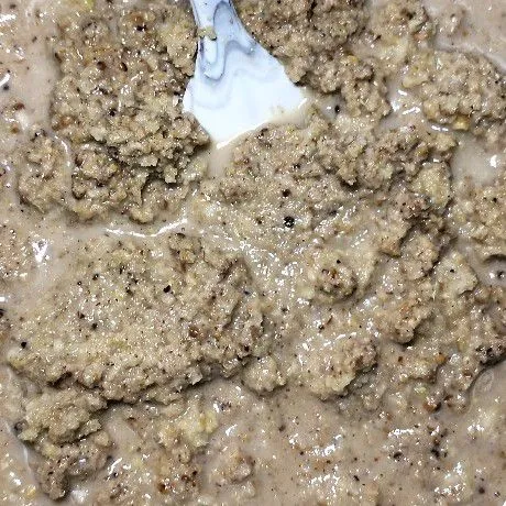 Campur semua bumbu yang sudah dihaluskan jadi satu. Lalu choper kembali