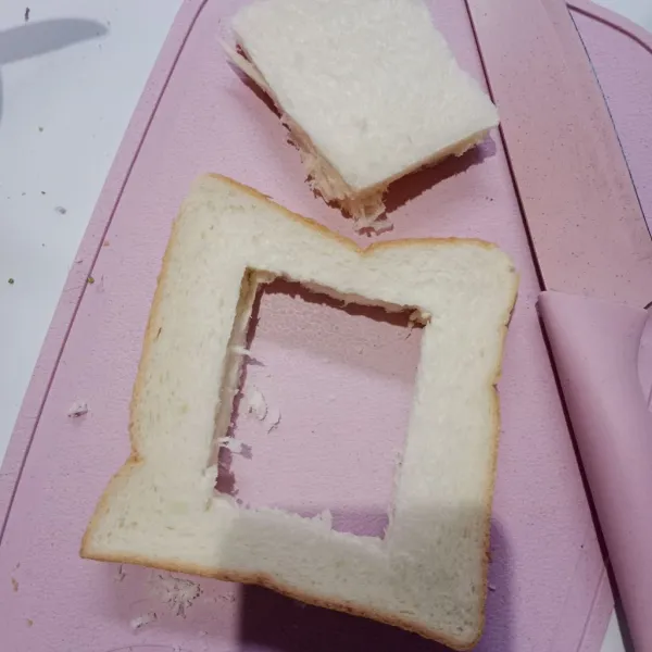 Lubang roti tawar berbentuk square