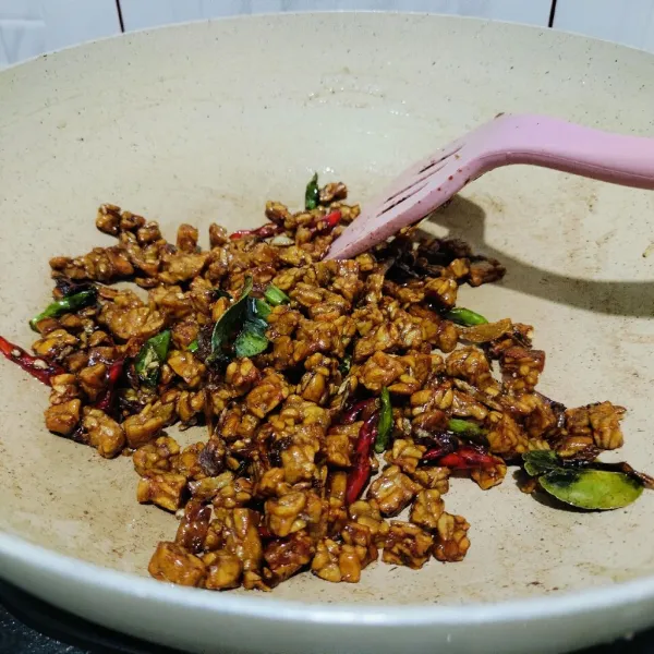 Orek tempe siap disajikan