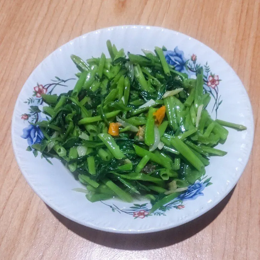 Tumis cah kangkung