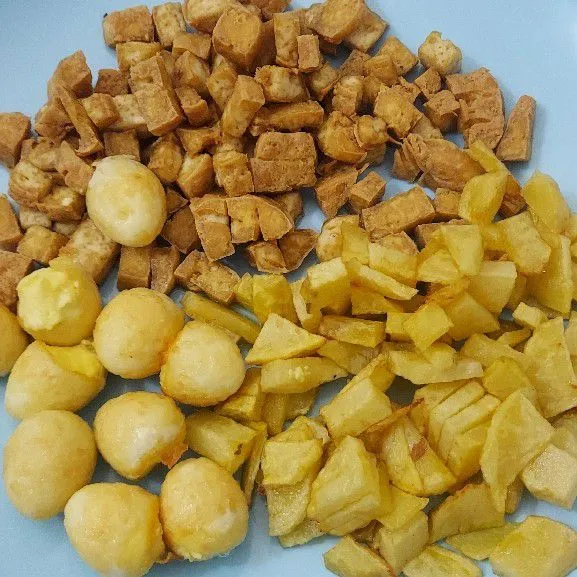 Goreng tahu, kentang dan telur puyuh