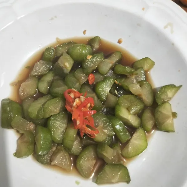 Tambahkan cabe rawit iris