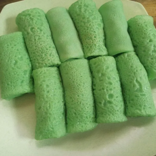 Lakukan hingga semua adonan habis.