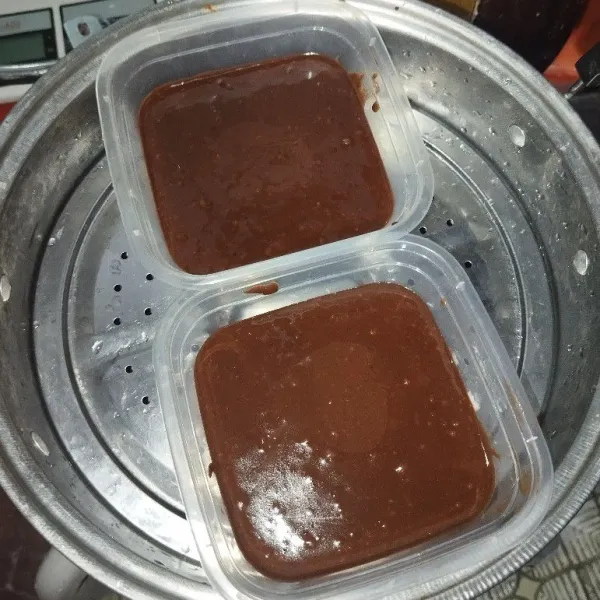 Lalu, kukus selama 30 menit atau sampai adonan merekah.