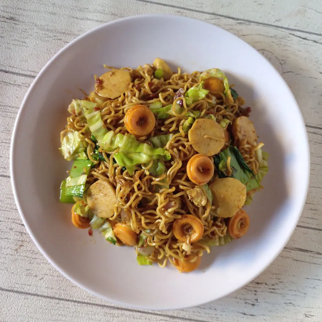 Mie Goreng Sosis Bakso Ikan