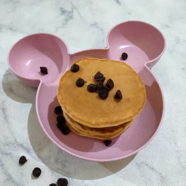 Baliknya sebentar saja. Sajikan dengan topping favorit.