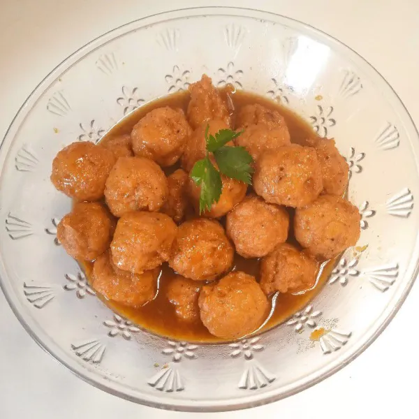 Bistik bola ayam siap di sajikan