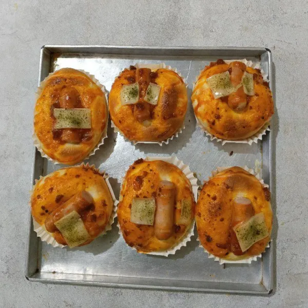 Panggang dalam oven suhu 175Β°C selama 15-20 menit atau sampai matang sesuaikan dengan oven masing-masing. Setelah matang keluarkan dari oven biarkan suhu ruang. Siap disajikan.