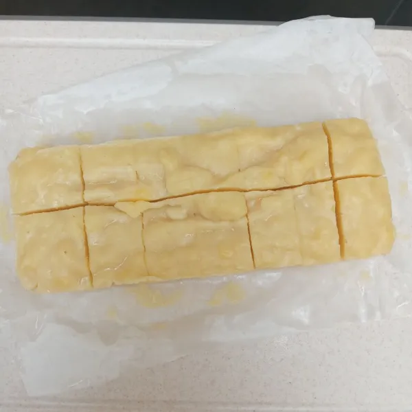 Setelah matang tunggu dingin lalu potong-potong