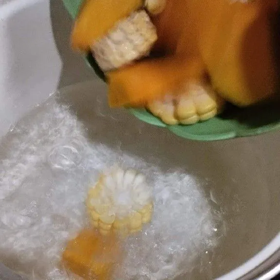 Rebus dulu jagung dan waluh.