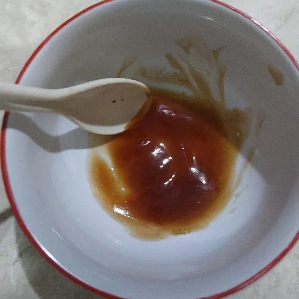 Campur saus hingga merata.