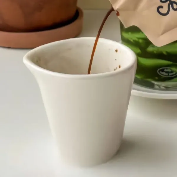 Terlebih kocok 1 shot espresso.