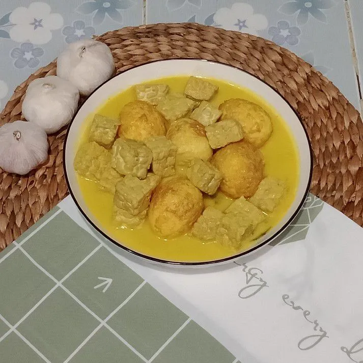 Tempe Telur Kuah Santan