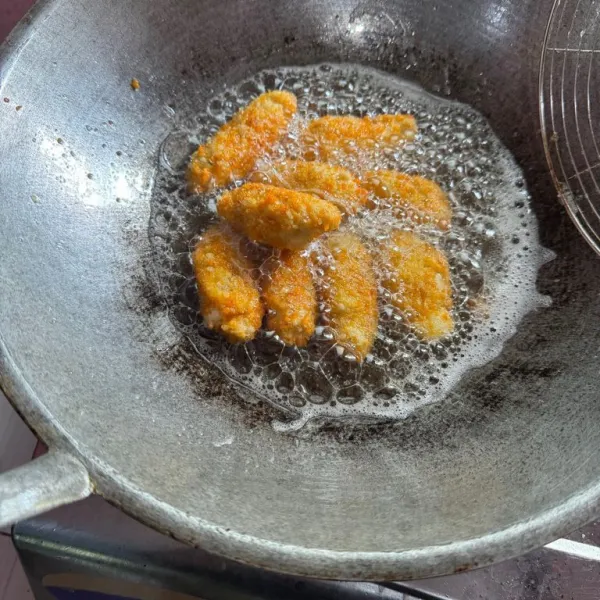 Goreng udang keju sampai keemasan