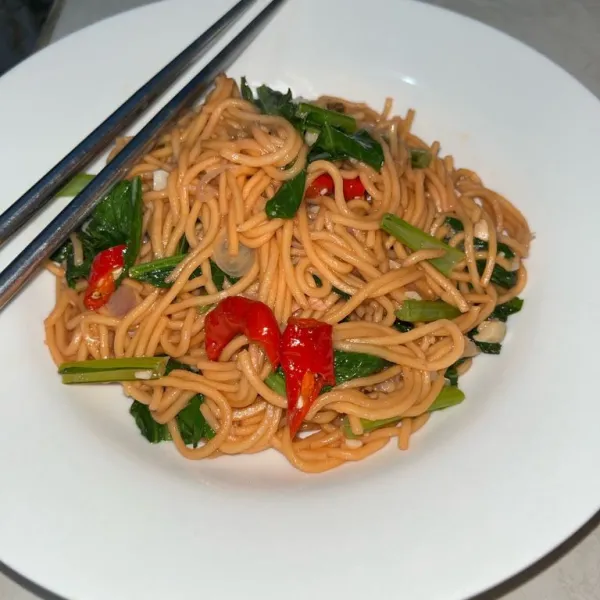 Sajikan di piring untuk dimakan