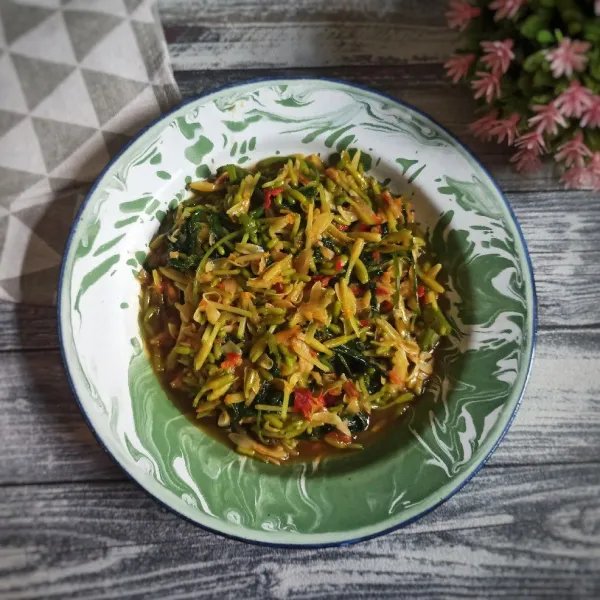 Setelah matang, koreksi rasa, lalu angkat dan sajikan.