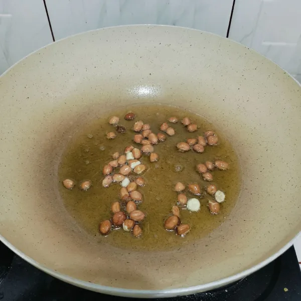 goreng kacang tanah
