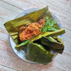 Pepes Ikan Patin Daun Kemangi