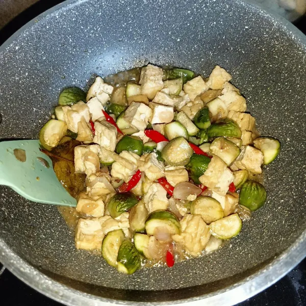 Kemudian, masak sampai matang. Koreksi rasanya dan siap disajikan!