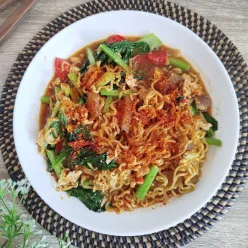 Mie Goreng Nyemek Kikil Pedas