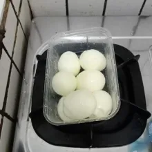 Telur Rica Rica Rebus telur, lalu goreng hingga berkulit. Sisihkan.