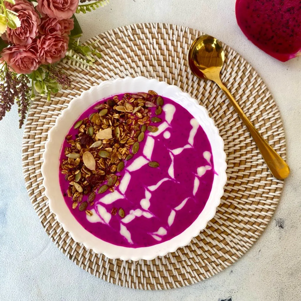Dragon Fruit Smoothies Bowl