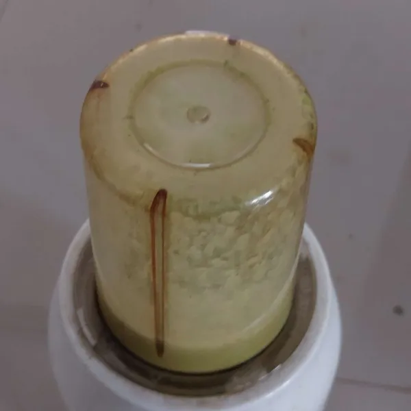 Blender hingga halus.