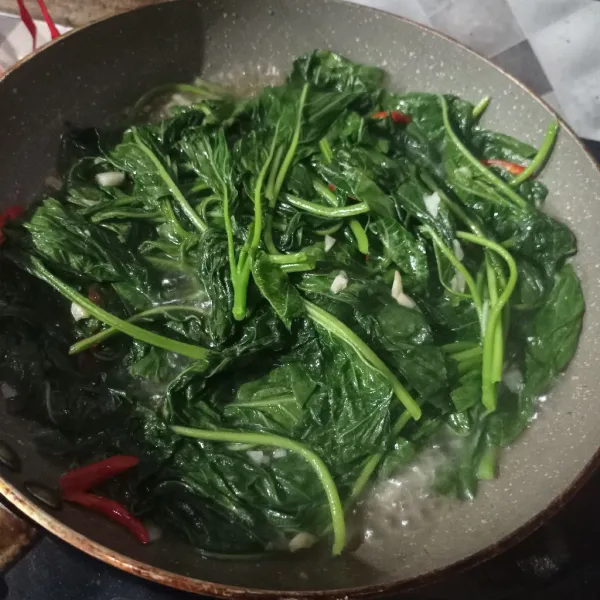 Aduk rata masak sampai matang, koreksi rasanya